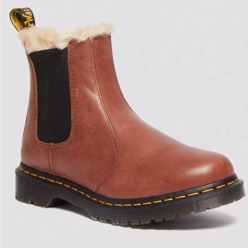 Dr. Martens 2976 LEONORE FAUX FUR-LINED CHELSEA BOOTS